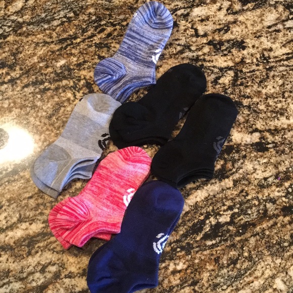 Champion C9 6 Pair All Sport Cushioned Youth Crew Socks Medium 9-2.5 Shoe Size